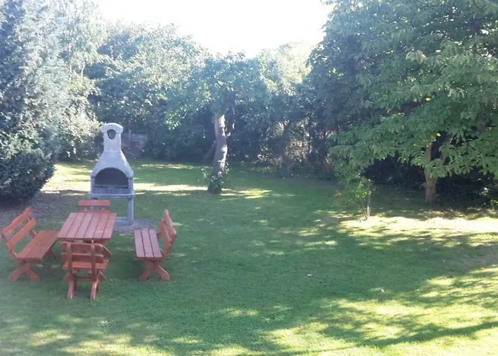 Ostrea & Rugia Semesterbostad Breege